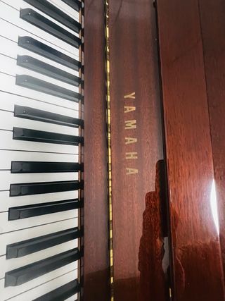 OFERTA: Piano Vertical Yamaha