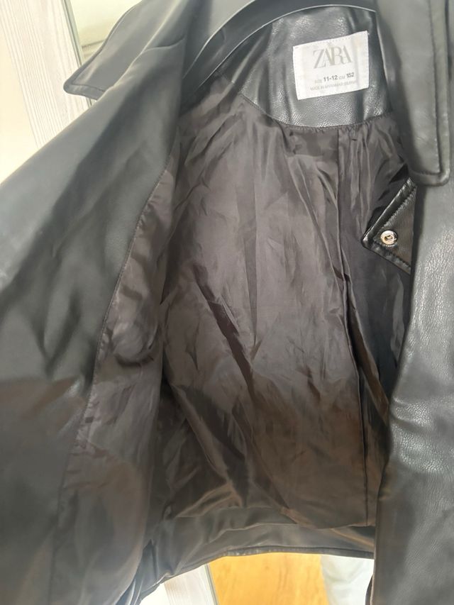 Cazadora polipiel negra Zara niña+ regalo camiseta