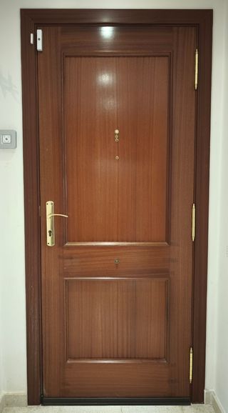 Puerta madera exterior