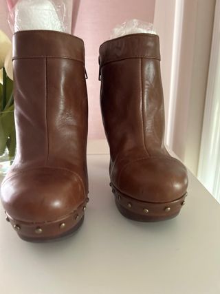 Botines UGG Marrones Plataforma Tachuelas