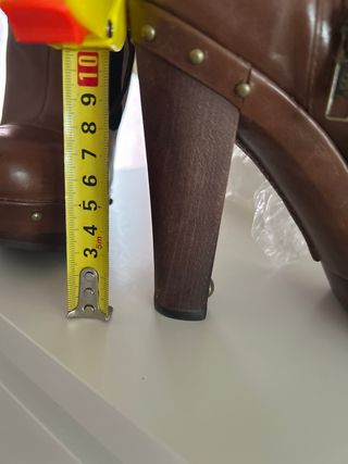 Botines UGG Marrones Plataforma Tachuelas