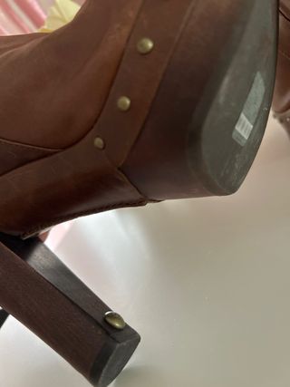 Botines UGG Marrones Plataforma Tachuelas