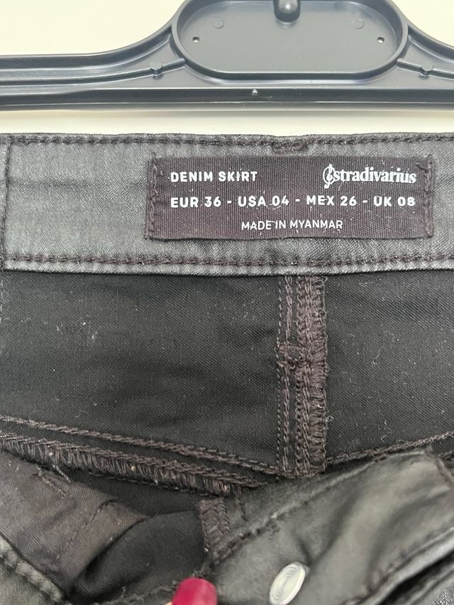 Falda de polipiel Stradivarius Talla S/36 Negra