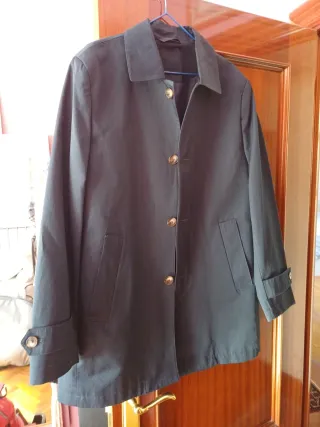 Gabardina azul marino nueva