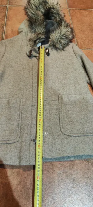 Cazadora niña beige con capucha