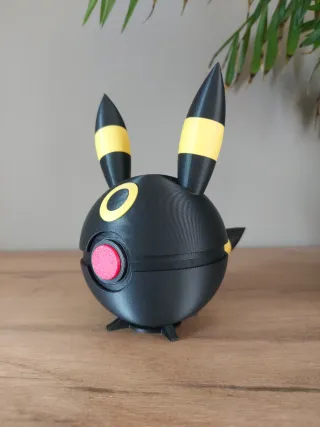 Pokémon Umbreon Ball- Nintendo Cartridge Holder