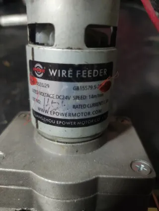 Motor de arrastre para maquina de hilo