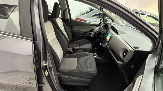 Toyota Yaris 1.5 Gassolina/Híbrido Auto