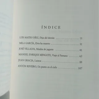 Noche de relatos. Libro pequeño de varios autores