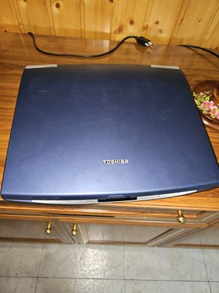 Portátil Toshiba Satellite 1900-102