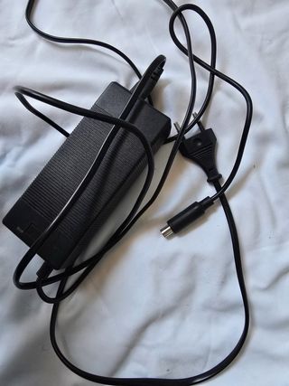 Cargador Patinete Eléctrico 42V 2A