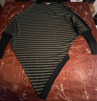 Maglia maniche pipistrello righe verdi e nere