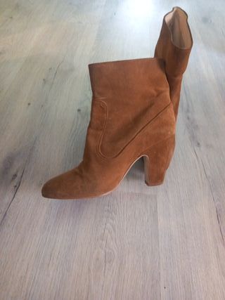 Botines de tacón marrones
