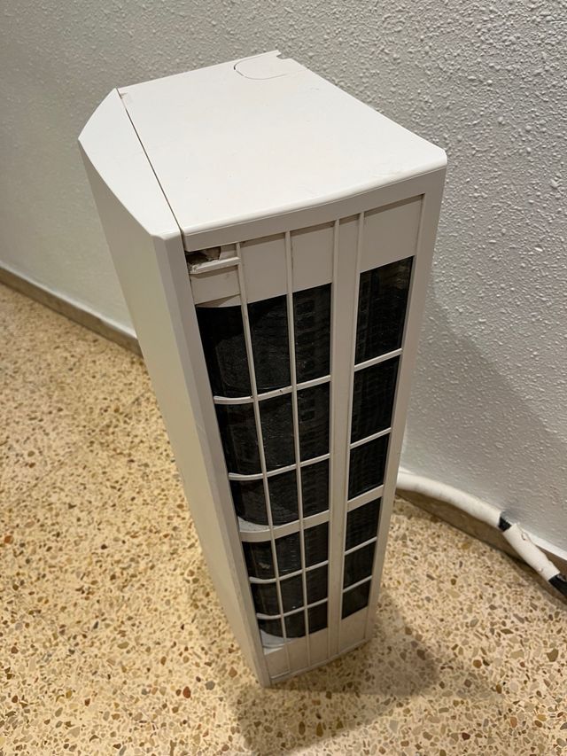 Unidad interior aire acondicionado blanca