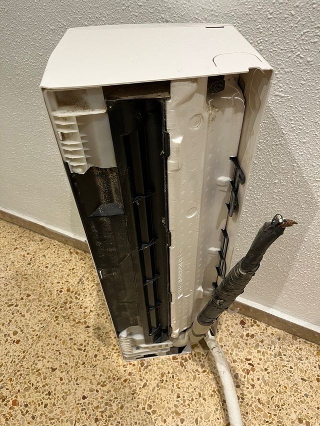 Unidad interior aire acondicionado blanca