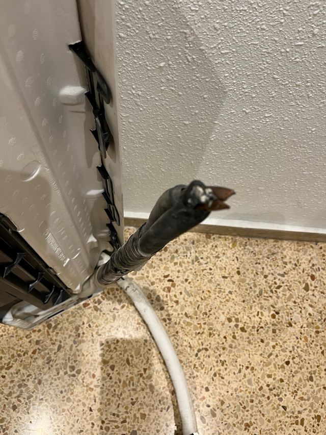 Unidad interior aire acondicionado blanca