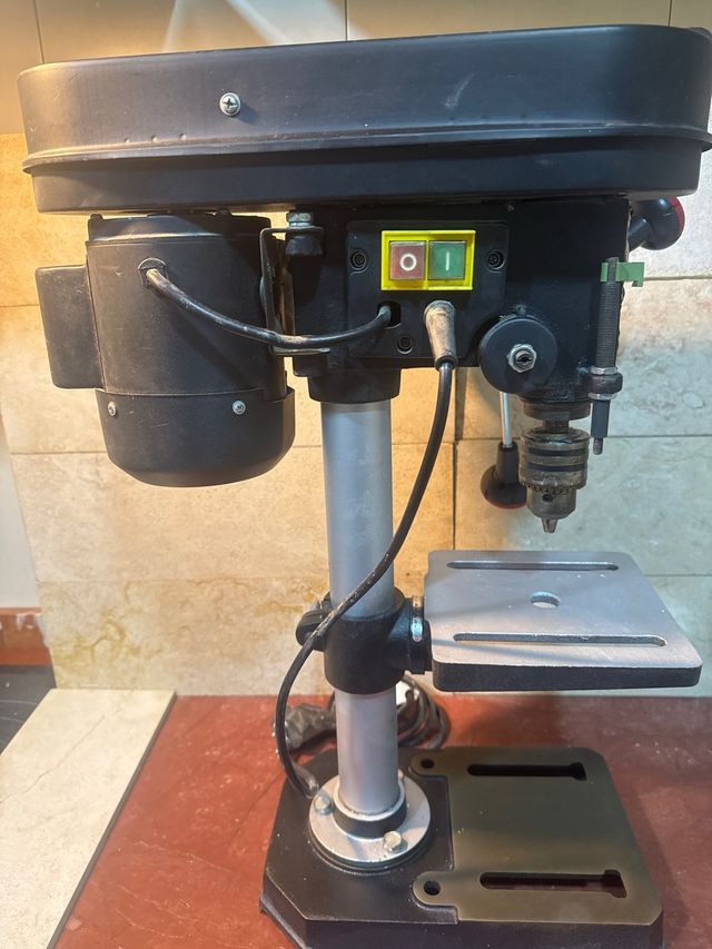 Taladro de pie de cinco velocidades