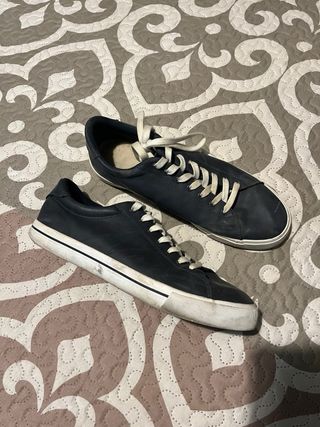 Zapatillas azules de cordones