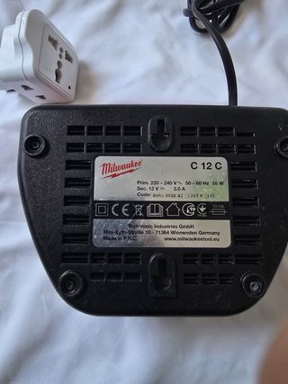 Cargador Milwaukee 12V C