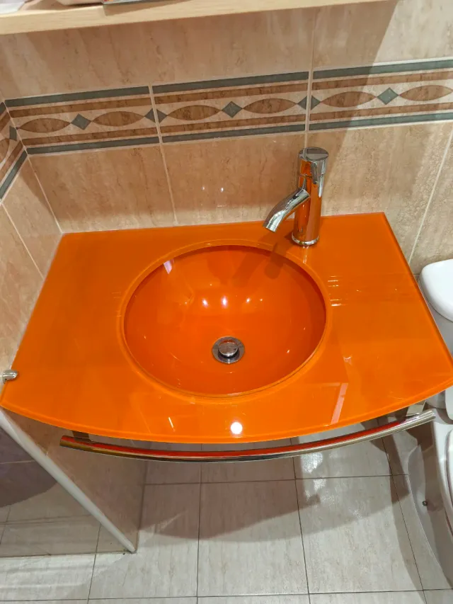 Lavabo de cristal laranja