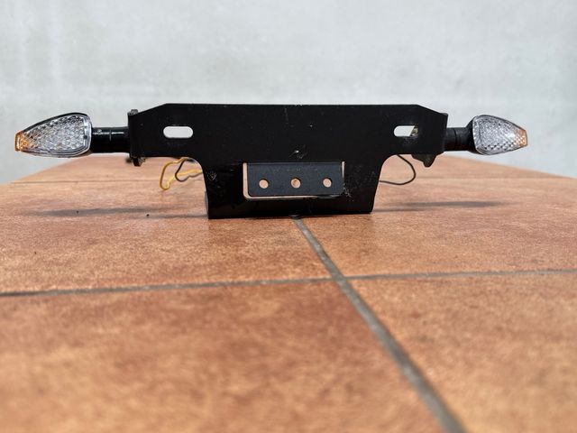 Portamatriculas pequeño Yamaha FZ1