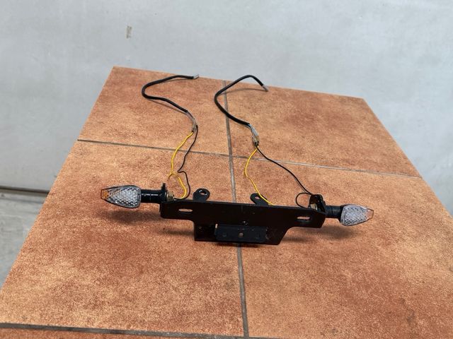 Portamatriculas pequeño Yamaha FZ1