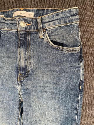 Pantalón vaquero Talla 34. Mango. Sin estrenar
