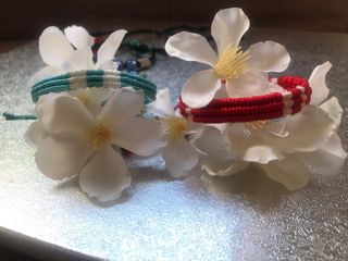 Pulseras hechas a mano con abalorios