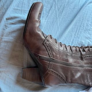 Botas Hispanitas piel marrón  tacón 8cm
