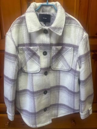 Sobrecamisa cuadros Kiabi morado y blanco
