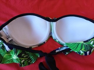 Top de bikini estampado tropical