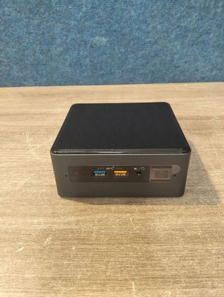Intel NUC8i7BEH Mini PC