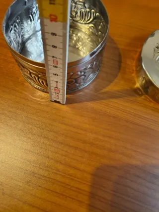 Contenitore rotondo in metallo