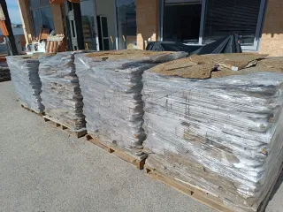 piedra natural marrón rústica