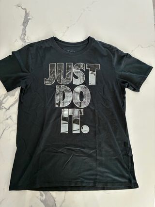 T-shirt nera Nike Just Do It
