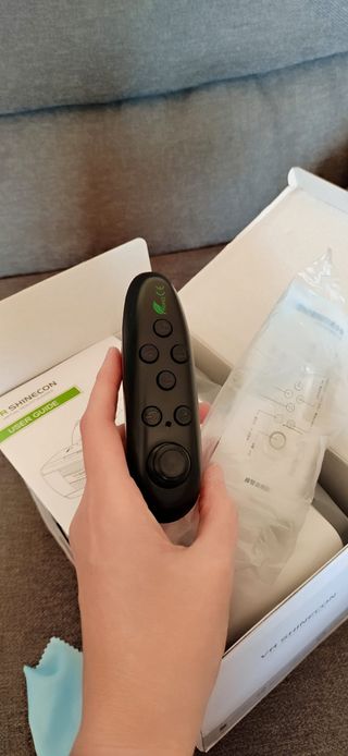 Occhiali per realtà virtuale VR con cuffie e telecomando