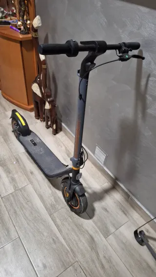 Patinete Eléctrico cecotec muy poco uso 