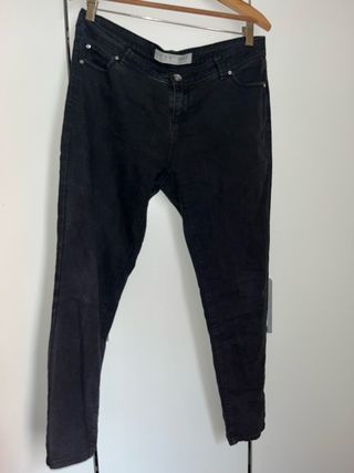 Pantalones pitillo negros