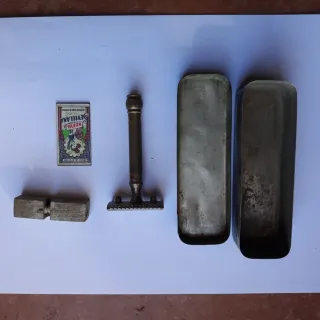 Cuchilla de afeitar antigua