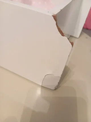 Armario para muñecas de madera y tela