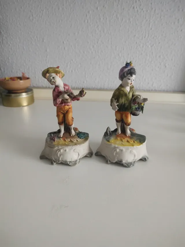 Coppia statuette bambini in ceramica