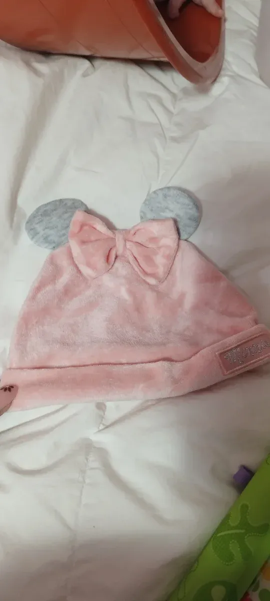 Gorrito bebé Minnie rosa con orejas