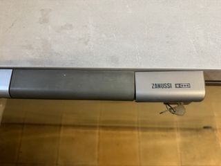 Arcón Congelador Zanussi Grande, medidas 144x68x88