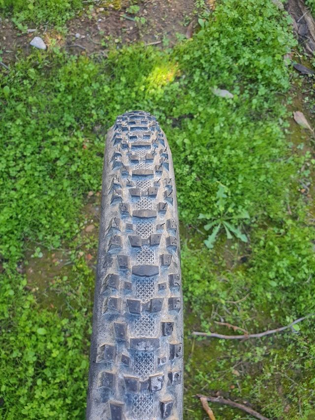 Cubierta IRC Mythos 26x1.95 R