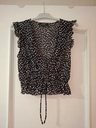 Top Bershka lunares