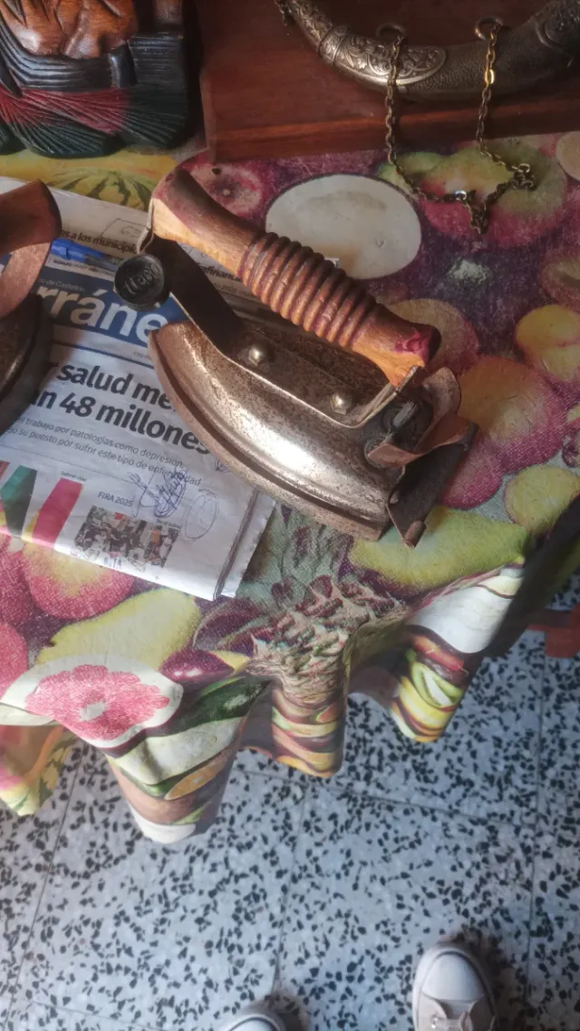 Plancha antigua de hierro 15 euros cada una