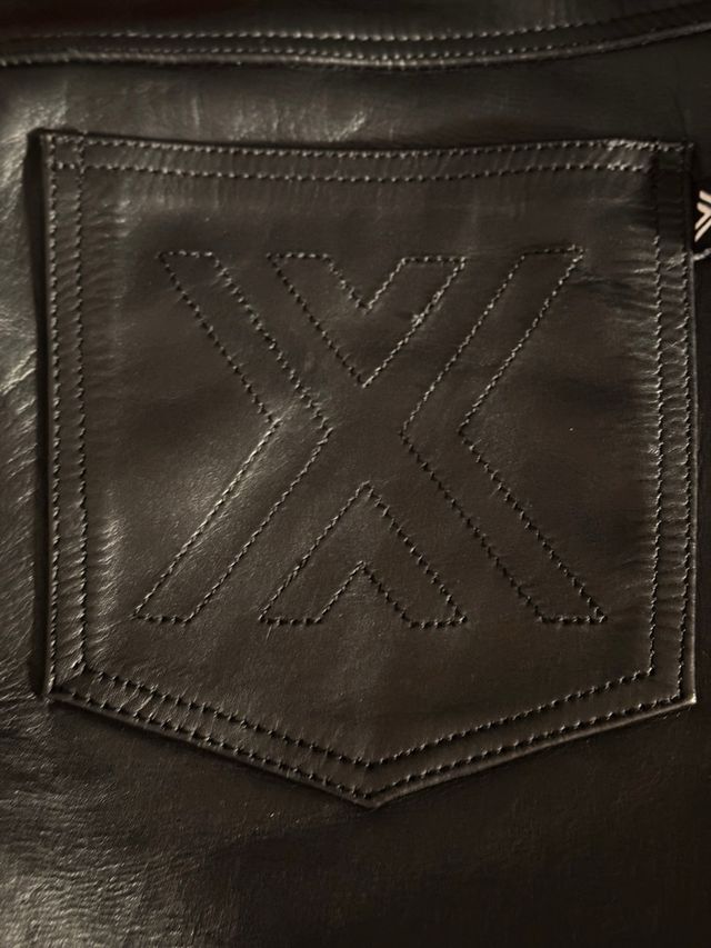 Pantalón  leather  original cintura 95 cm jeans