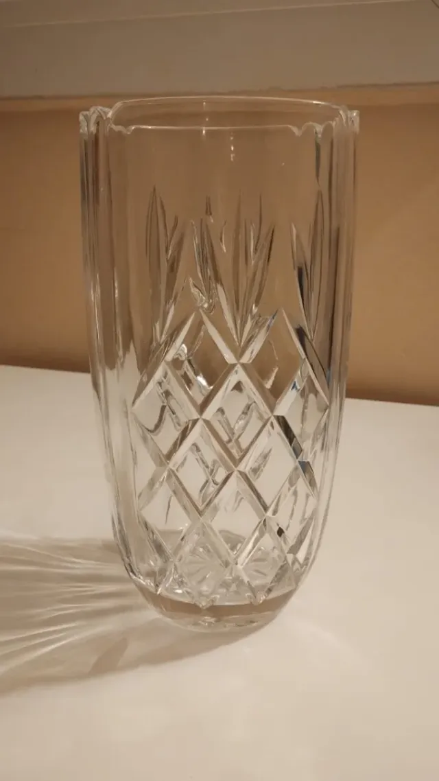 Jarrón de cristal tallado