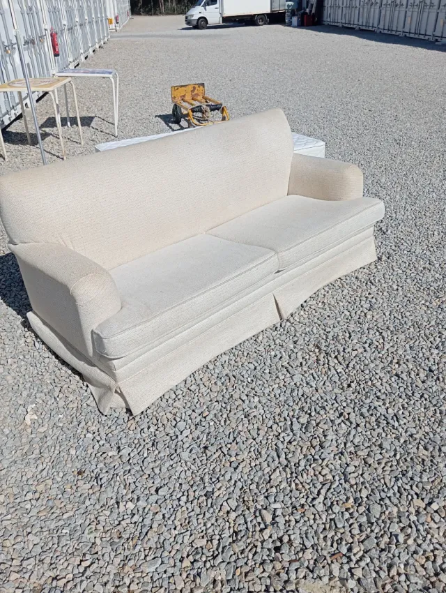 Divano in tessuto beige 2 metri