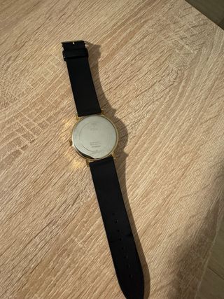 Reloj Guess Negro y Dorado